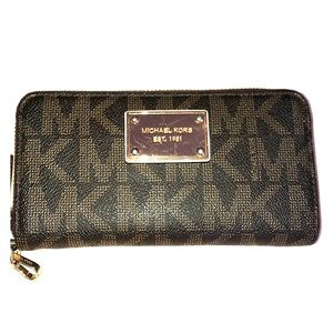 Michael kors wallet